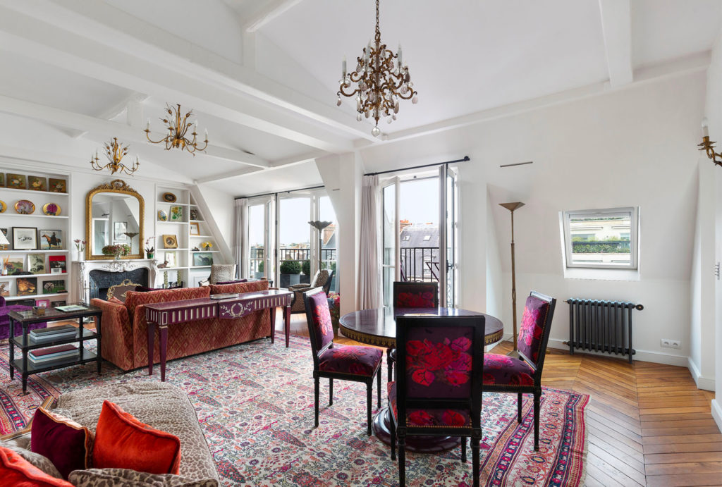 Exceptional top floor apartment for sale