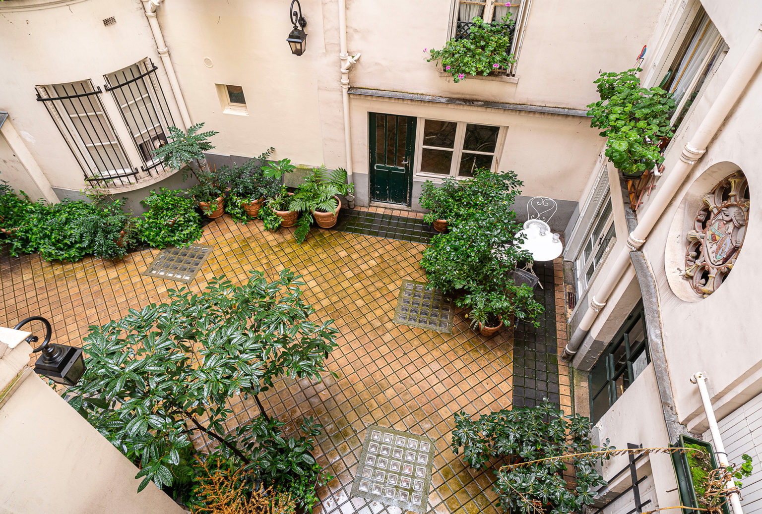 apartment-for-sale-on-rue-de-verneuil-75007-paris